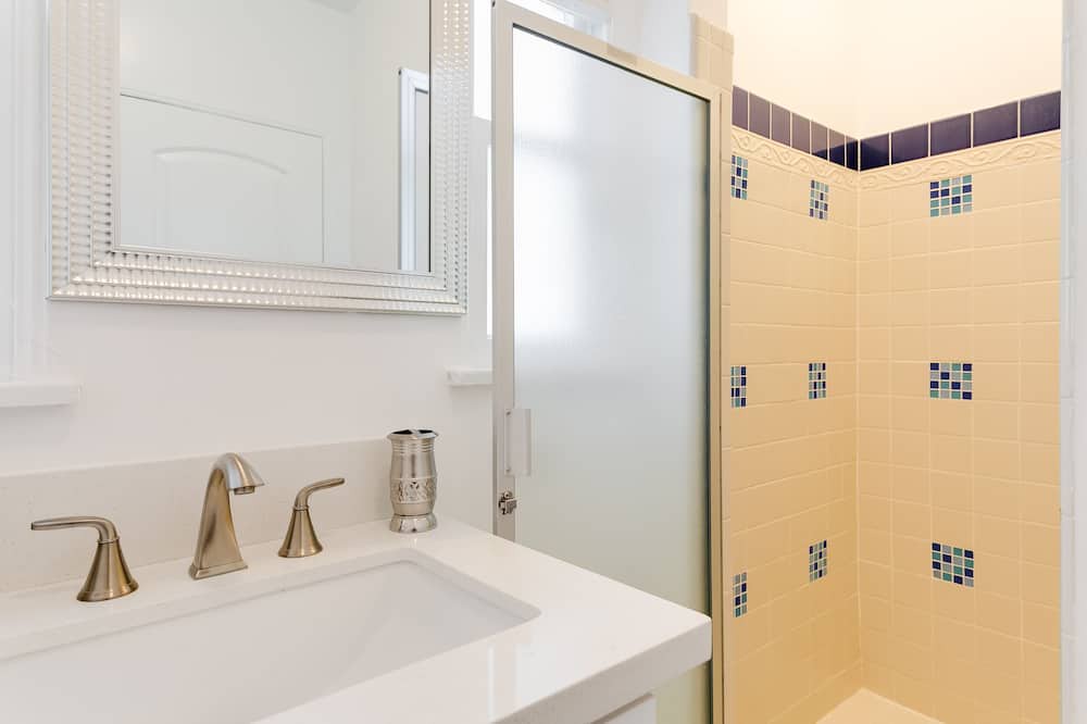 Photo of Bathroom in Valley Village