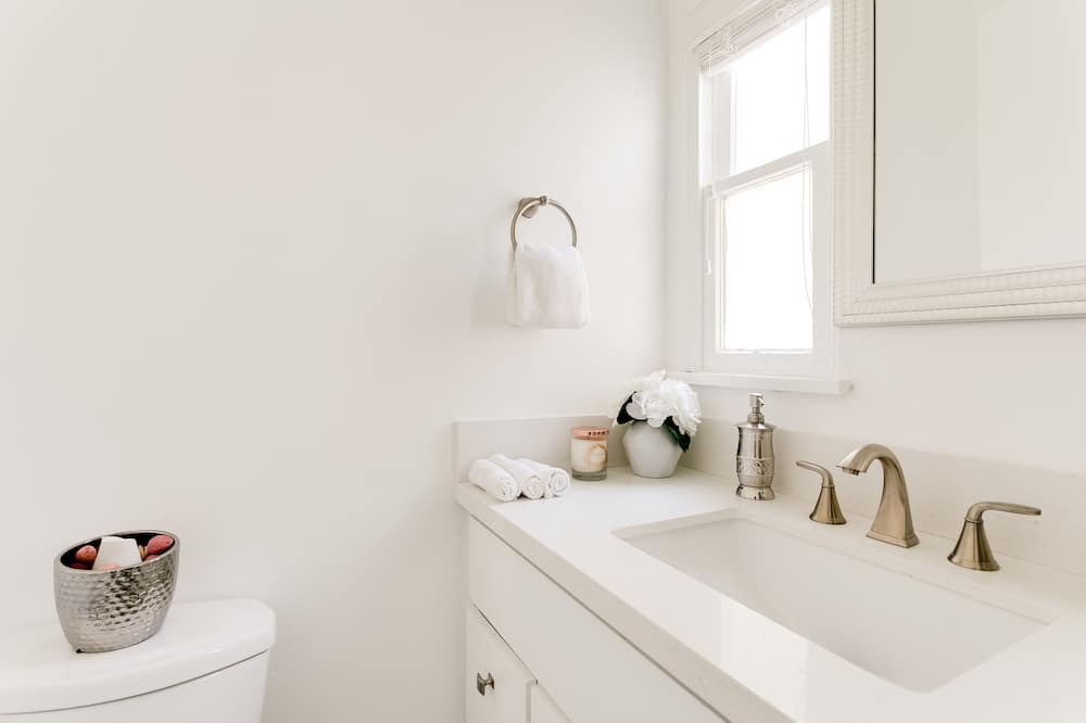 Photo of Bathroom in Valley Village