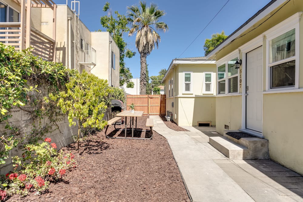 Photo of Outdoor in Valley Village