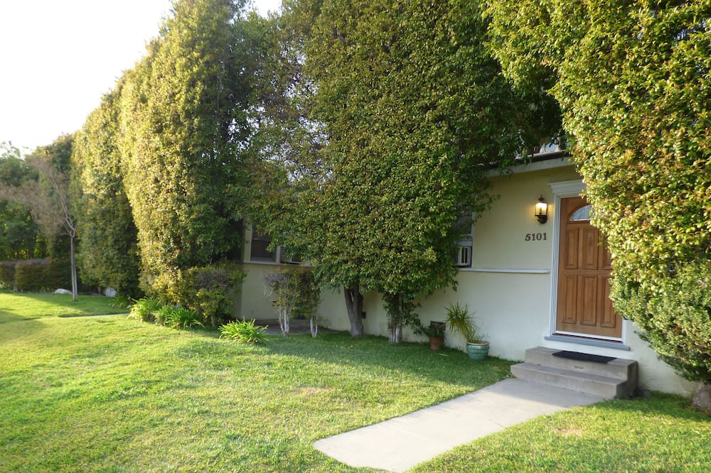 Photo of Outdoor in Valley Village