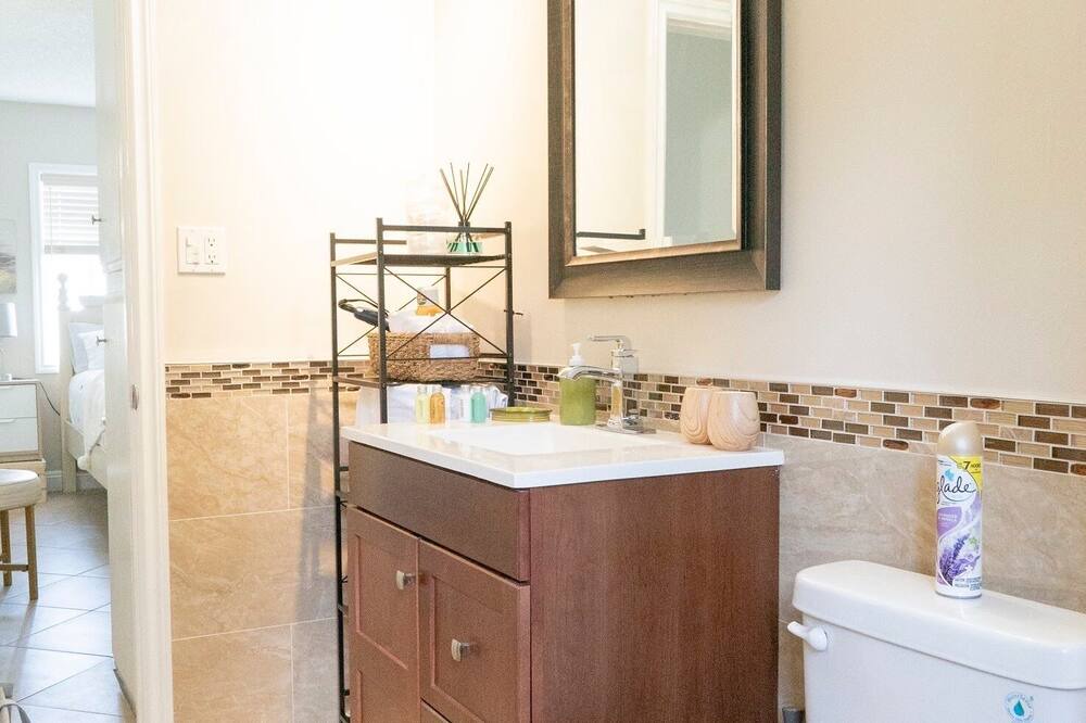 Photo of Bathroom in Huntington Park