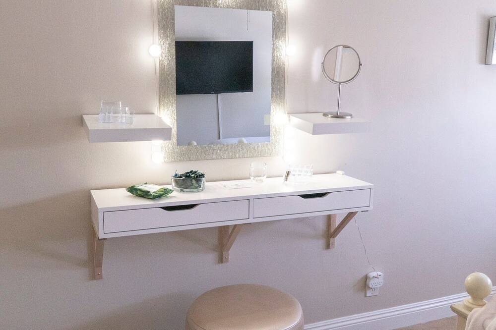 Photo of Bedroom in Huntington Park