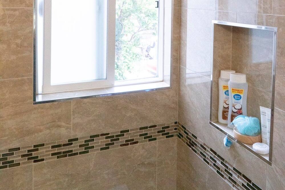 Photo of Bathroom in Huntington Park