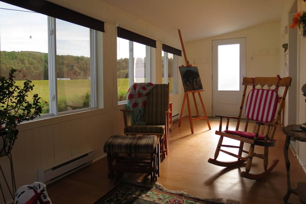 Photo of Livingroom in Les Eboulements