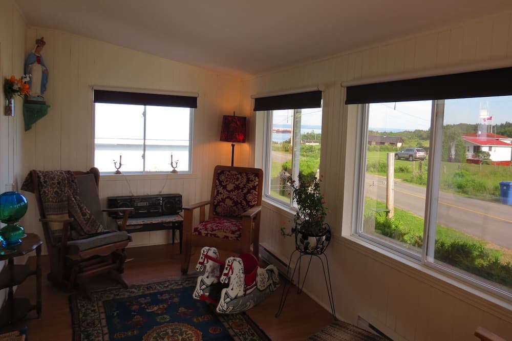 Photo of Livingroom in Les Eboulements