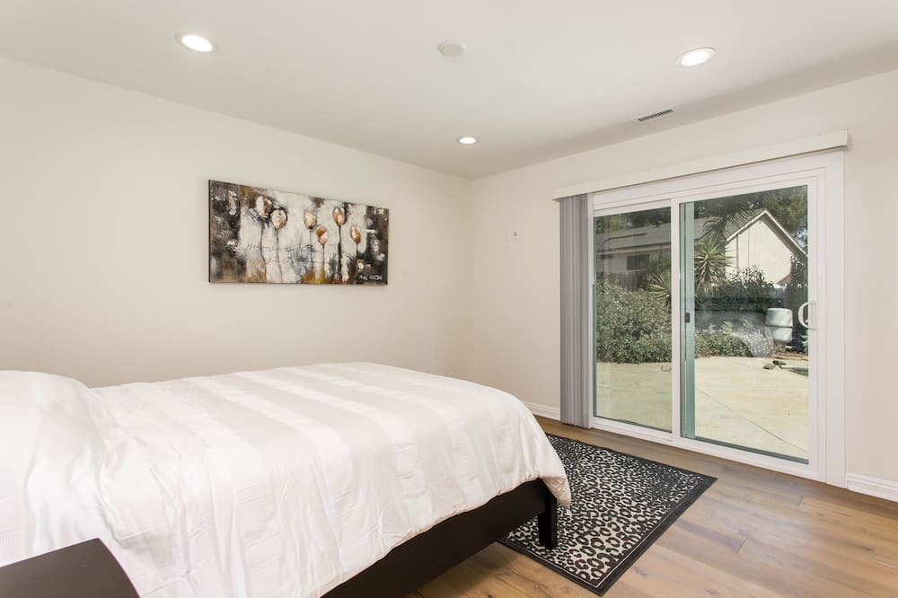 Photo of Bedroom in Warner Center