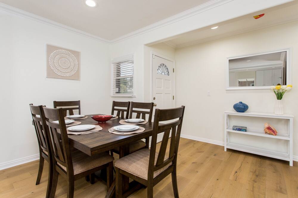 Photo of Kitchen in Warner Center