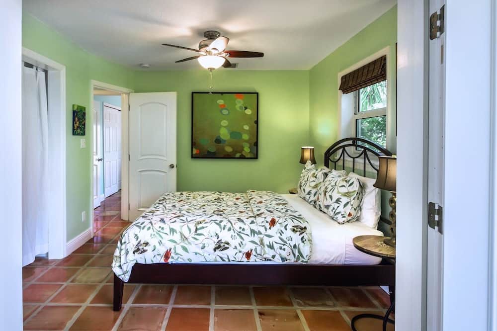 Photo of Bedroom in Midtown