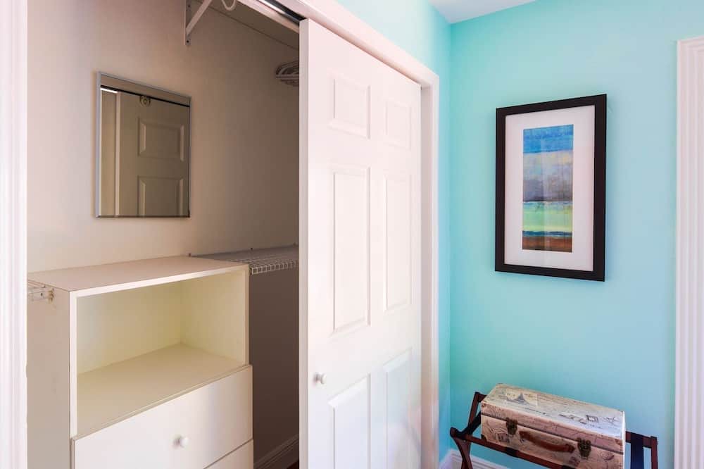 Photo of Bedroom in Midtown