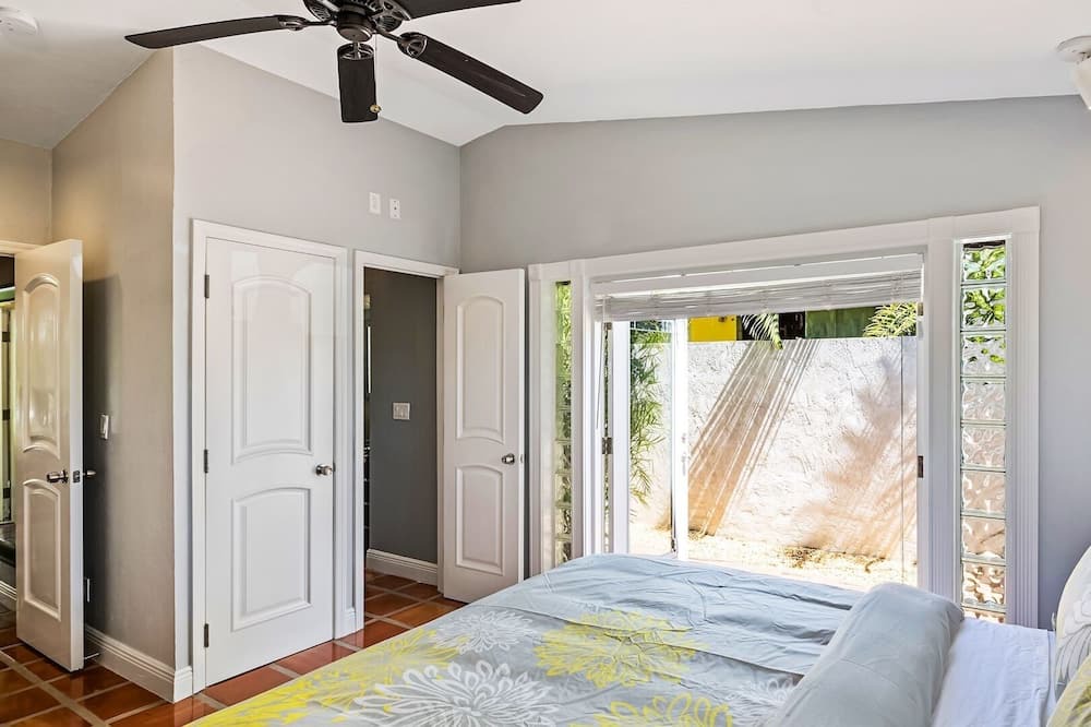Photo of Bedroom in Midtown