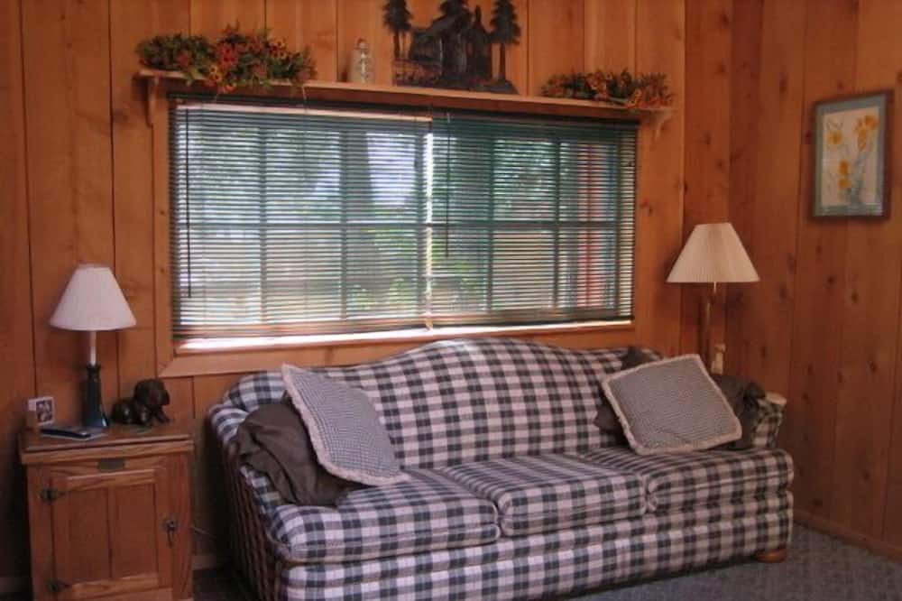 Photo of Livingroom in Camp Nelson