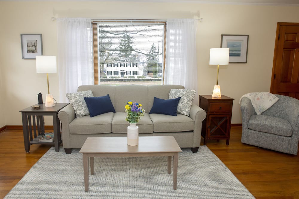 Photo of Livingroom in Town of Ledyard
