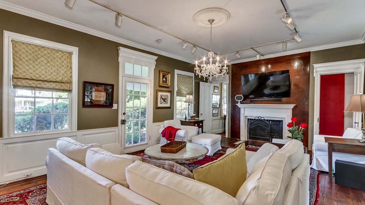 Photo of Livingroom in Druid City