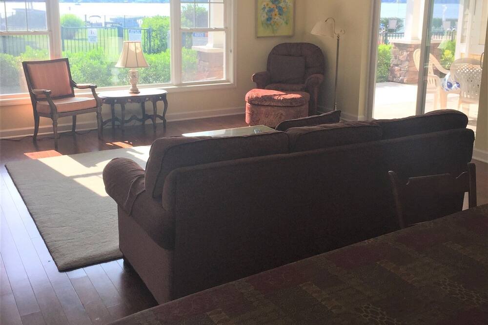 Photo of Livingroom in Bemus Point