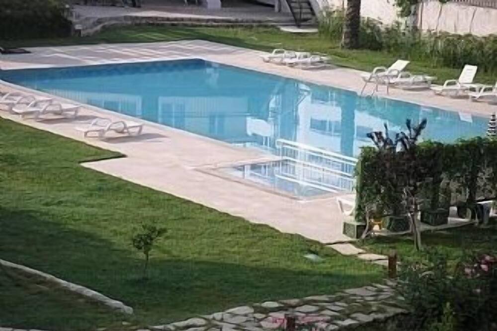 Photo of Outdoor in Side