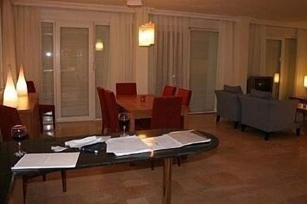 Photo of Bedroom in Side