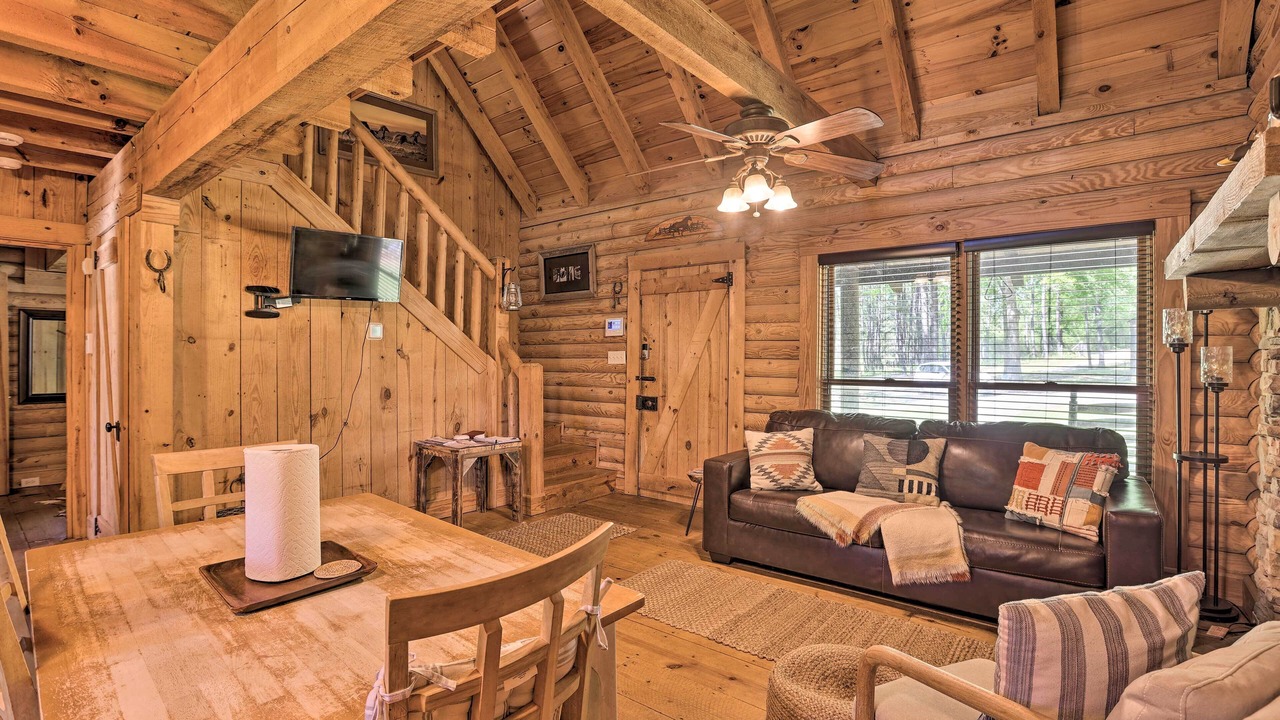 Photo of Livingroom in Hueytown