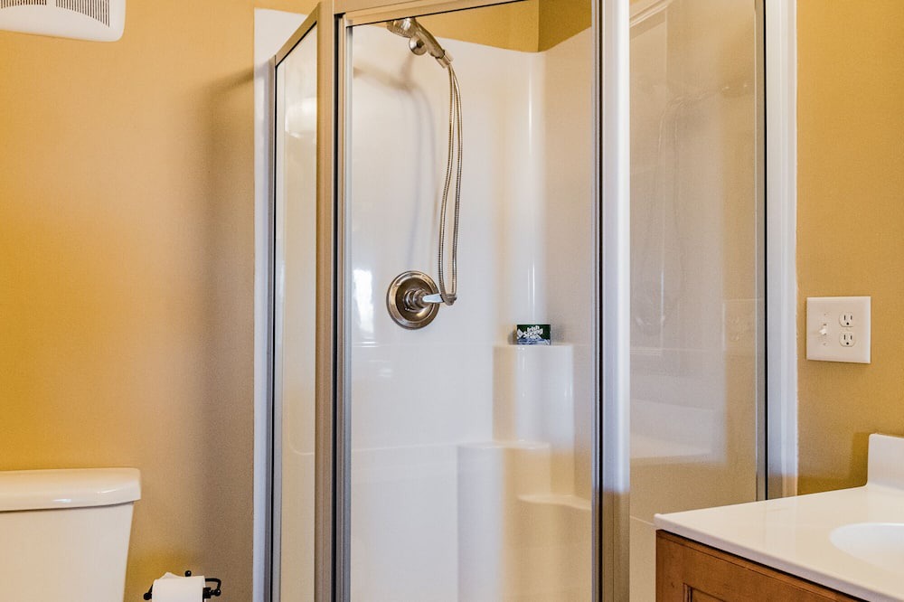 Photo of Bathroom in Talladega