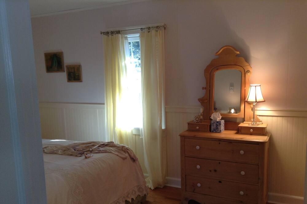 Photo of Bedroom in Poughkeepsie
