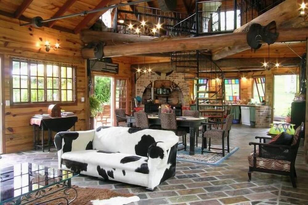 Photo of Livingroom in Mooloolah Valley