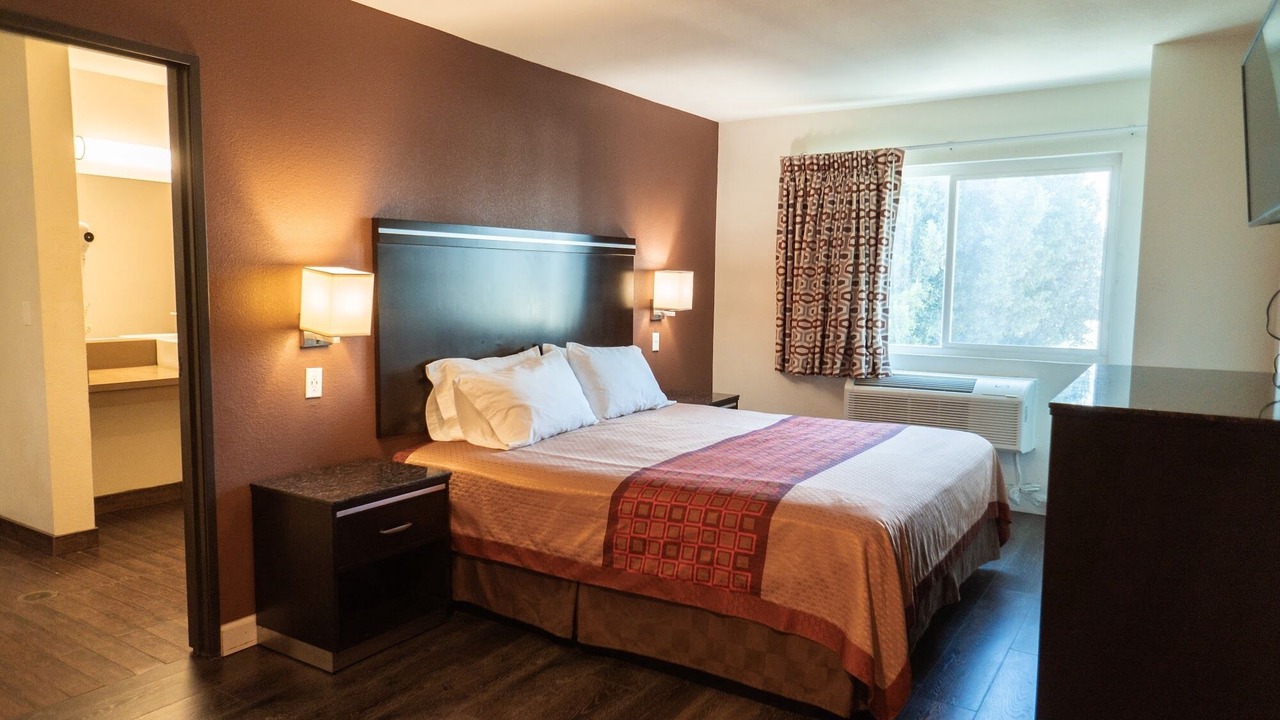 Photo of Bedroom in Maywood