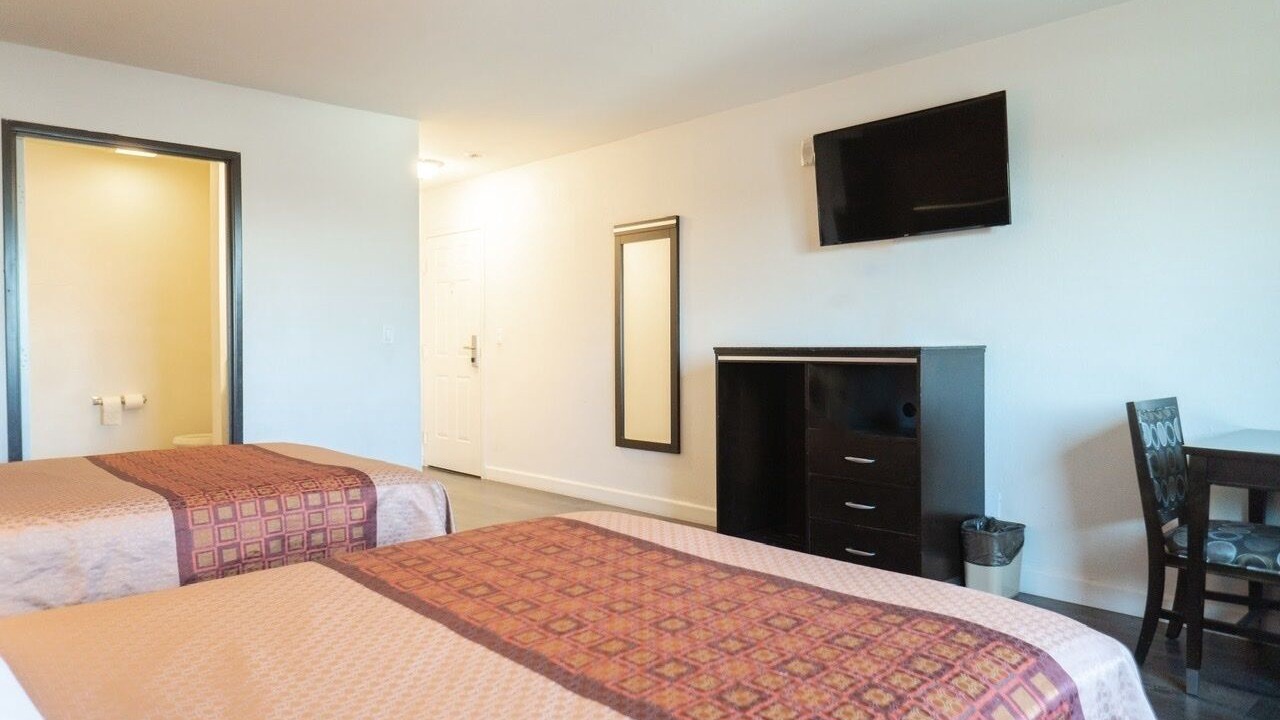 Photo of Bedroom in Maywood