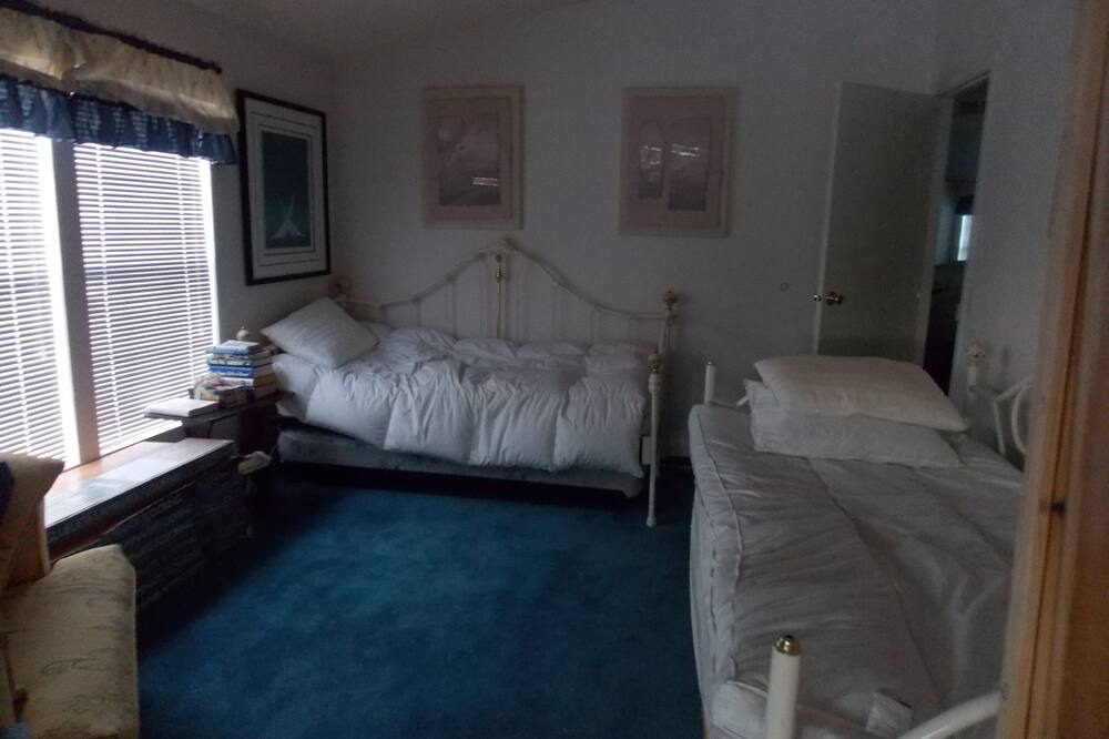 Photo of Bedroom in Parker Strip