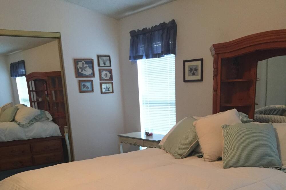 Photo of Bedroom in Parker Strip
