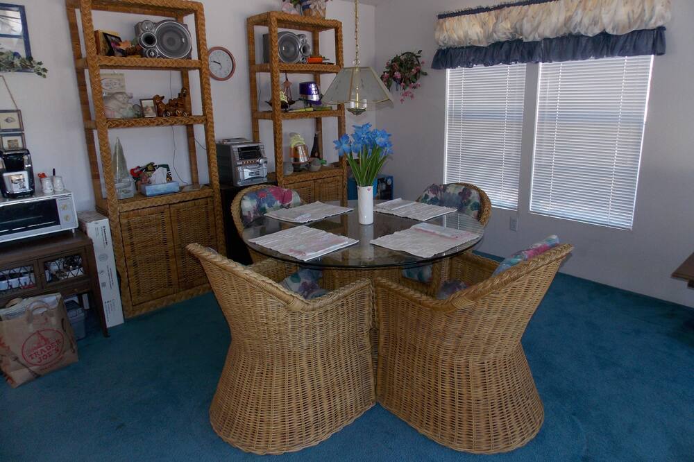 Photo of Livingroom in Parker Strip