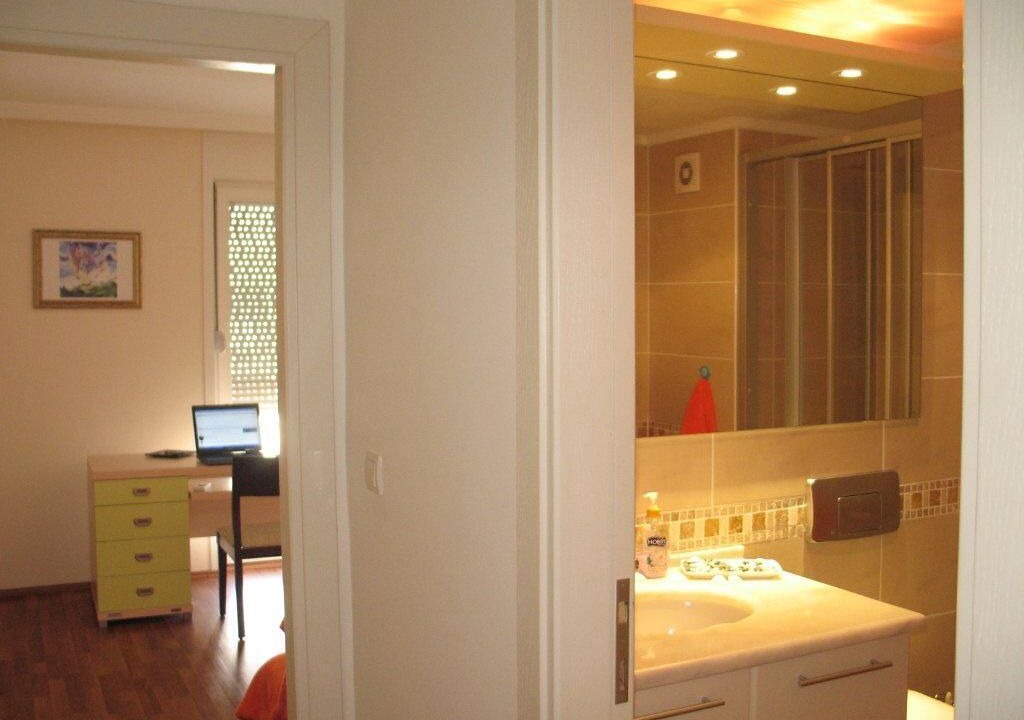 Photo of Bathroom in Seki