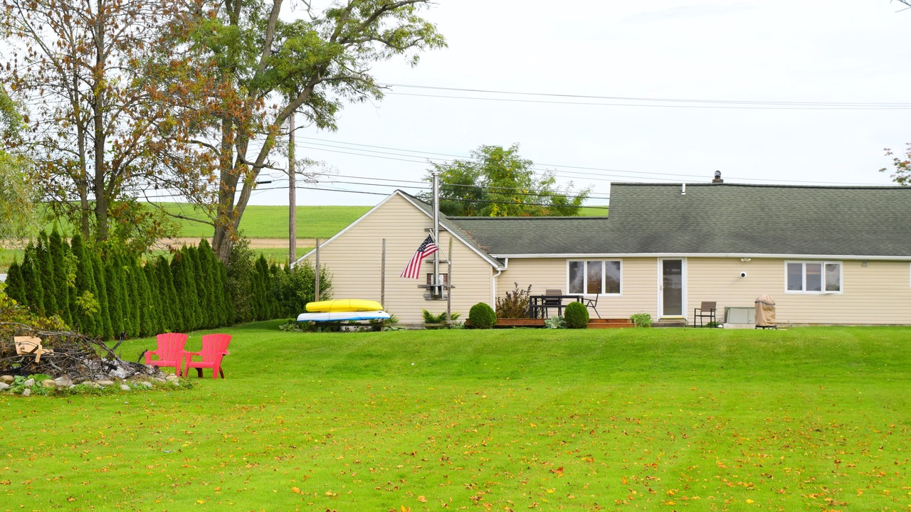 Photo of Others in Cayuga