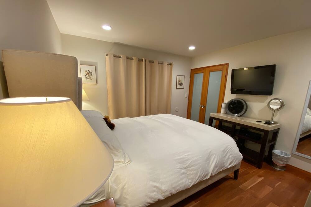 Photo of Bedroom in Marina Peninsula