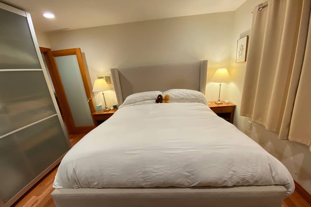 Photo of Bedroom in Marina Peninsula