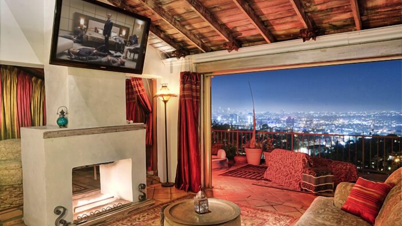 Photo of Livingroom in Hollywood Heights