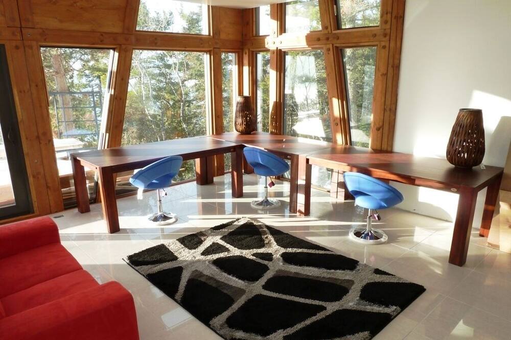 Photo of Livingroom in Saint Irenee