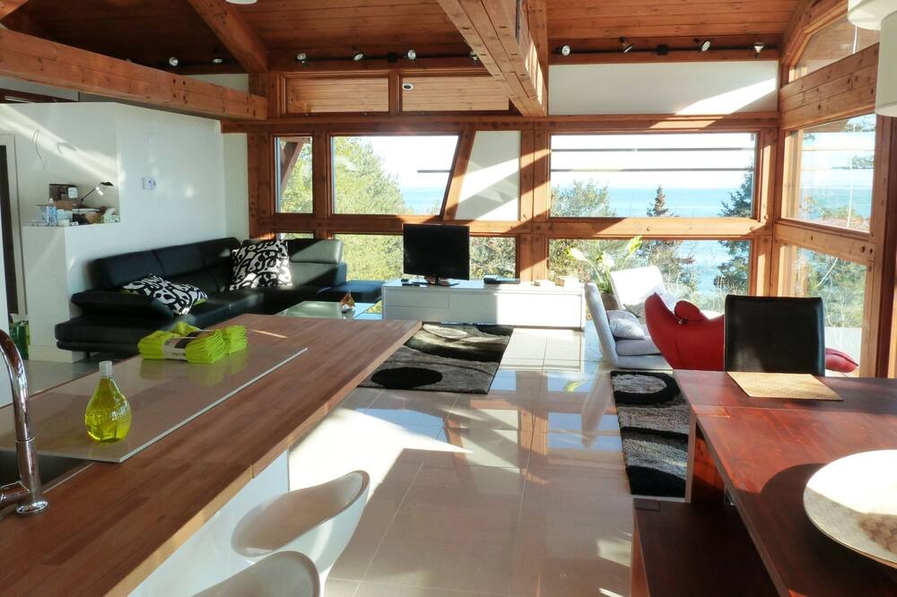 Photo of Kitchen in Saint Irenee
