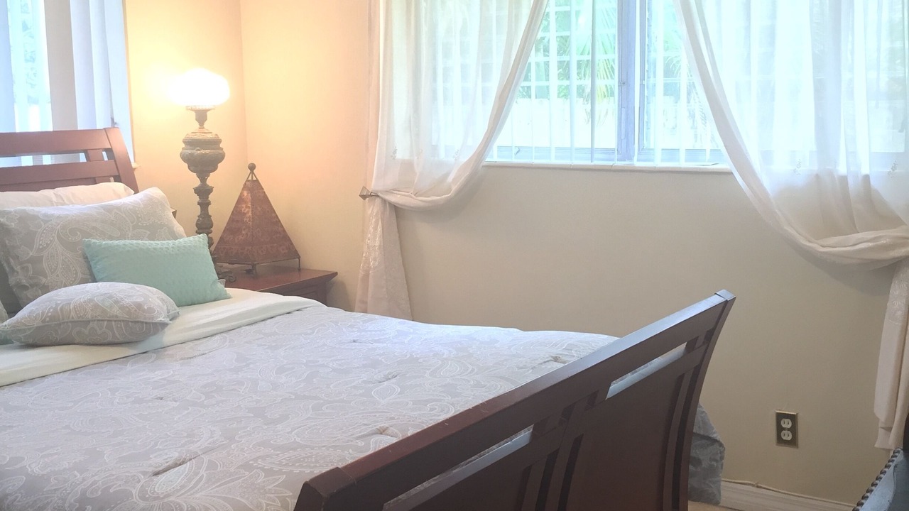 Photo of Bedroom in North Central Hollywood