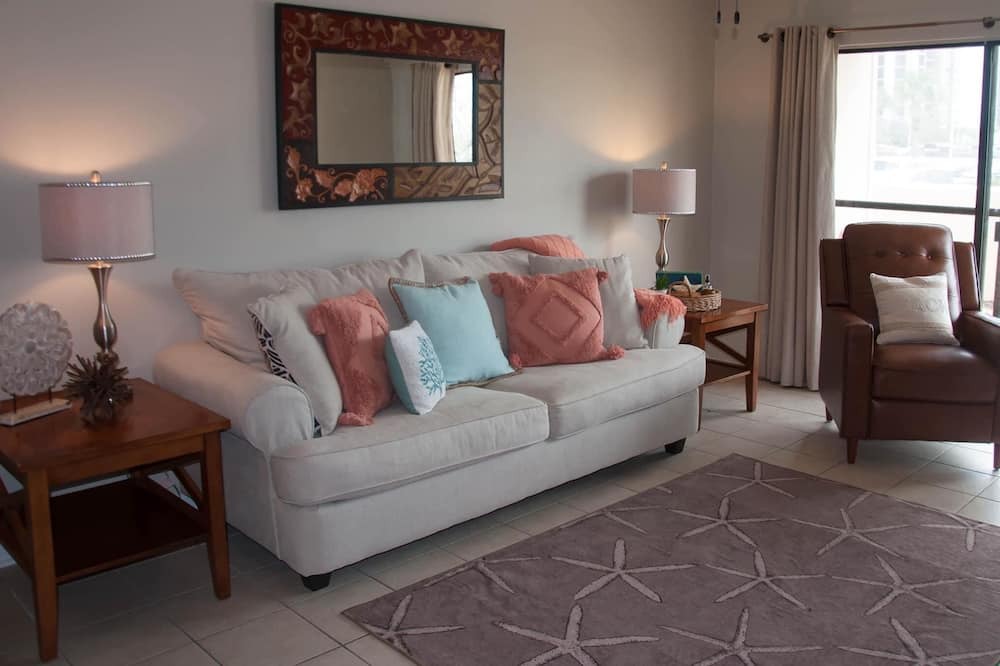 Photo of Livingroom in Orange Beach