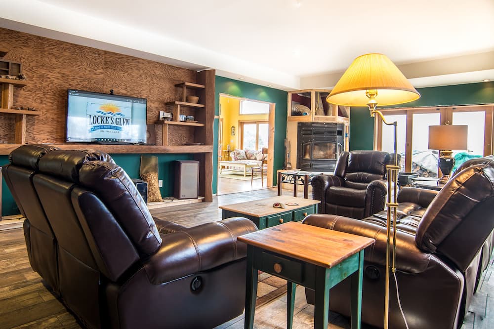 Photo of Bedroom in Teall Beach