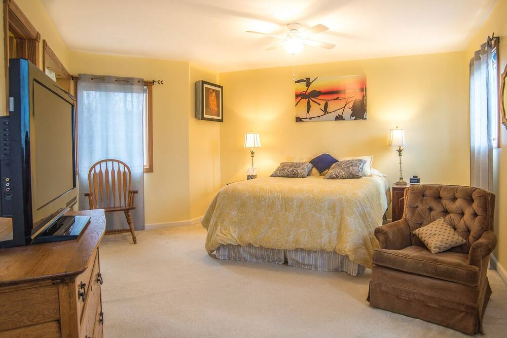 Photo of Bedroom in Teall Beach