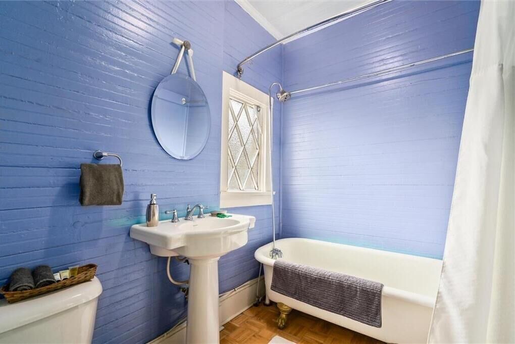Photo of Bathroom in Central Business District