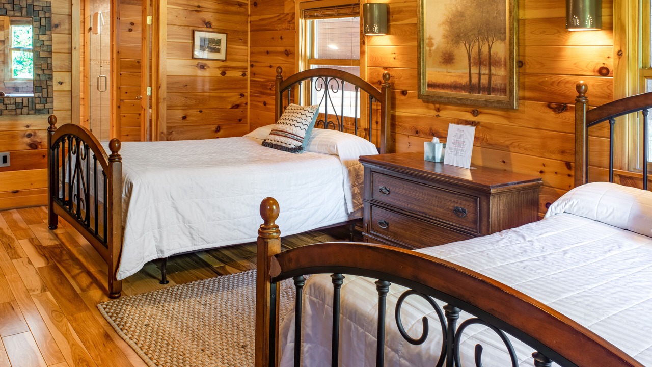 Photo of Bedroom in Scottsburg