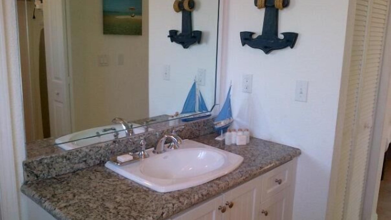 Photo of Bathroom in Alice Town