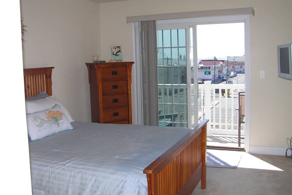 Photo of Bedroom in Seaside Heights