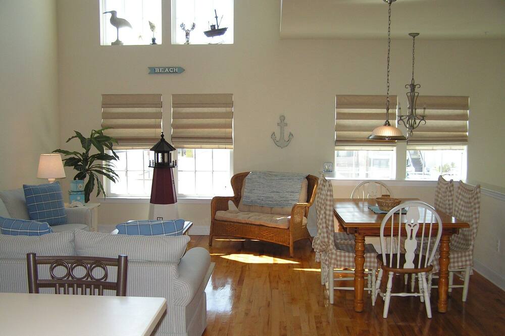 Photo of Livingroom in Seaside Heights