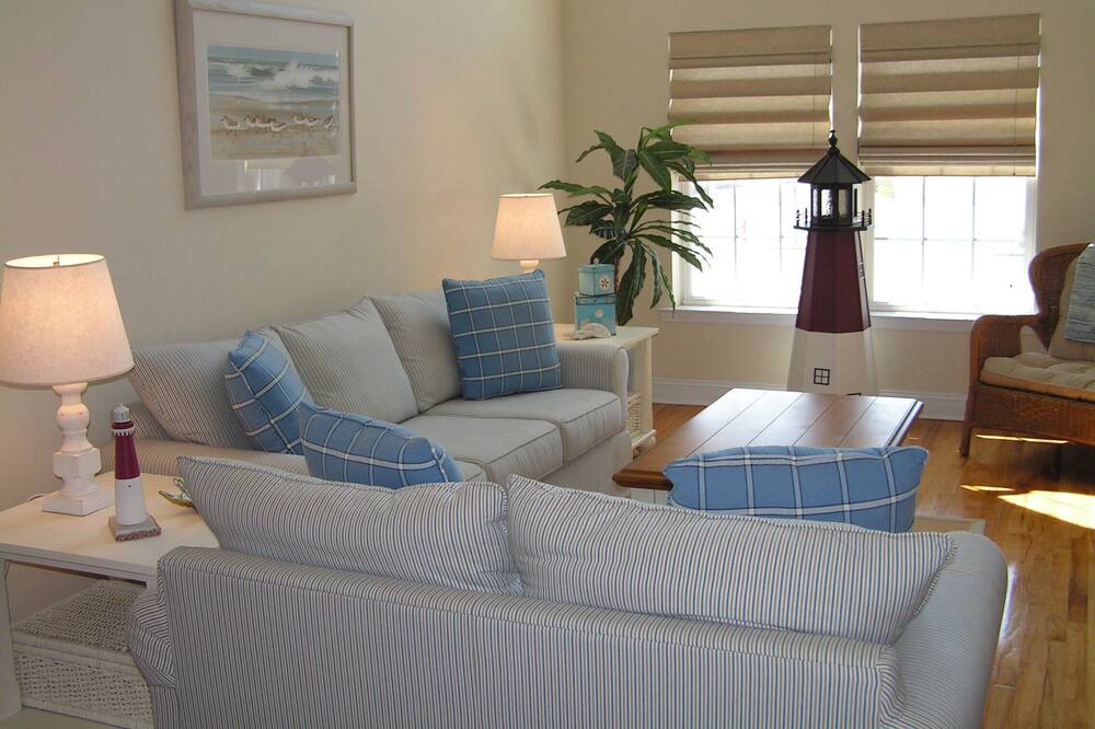 Photo of Livingroom in Seaside Heights