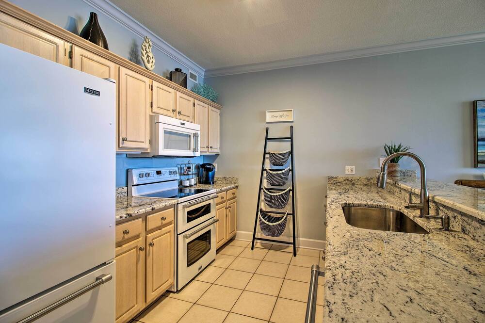 Photo of Kitchen in Orange Beach East