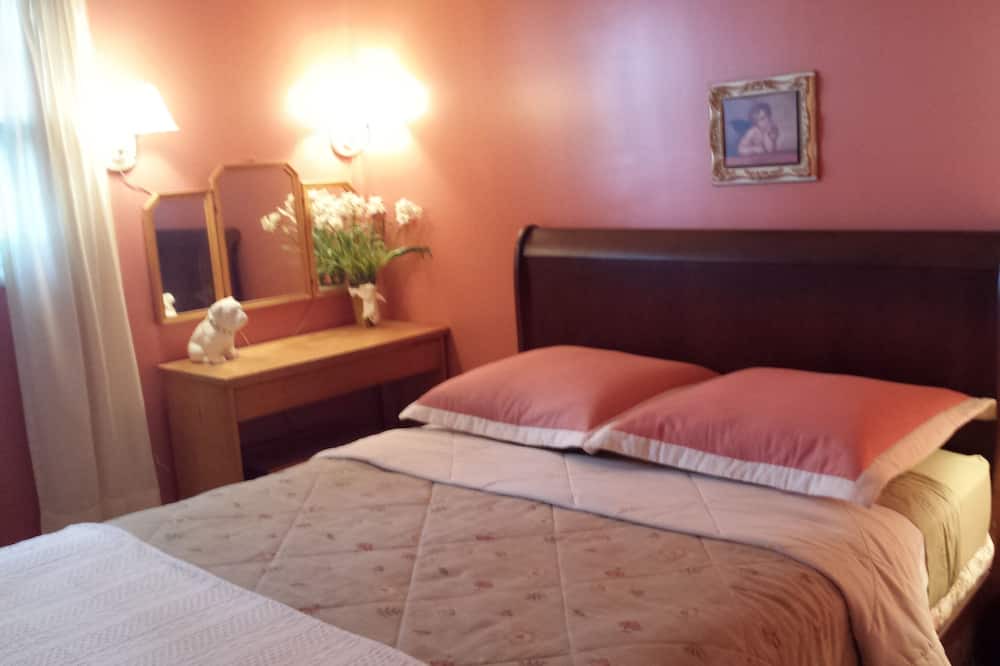 Photo of Bedroom in Saint-Nicolas