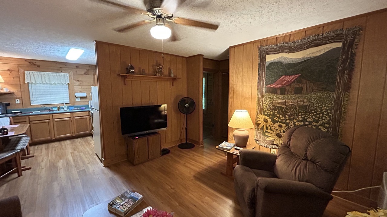 Photo of Livingroom in Sherwood Forest