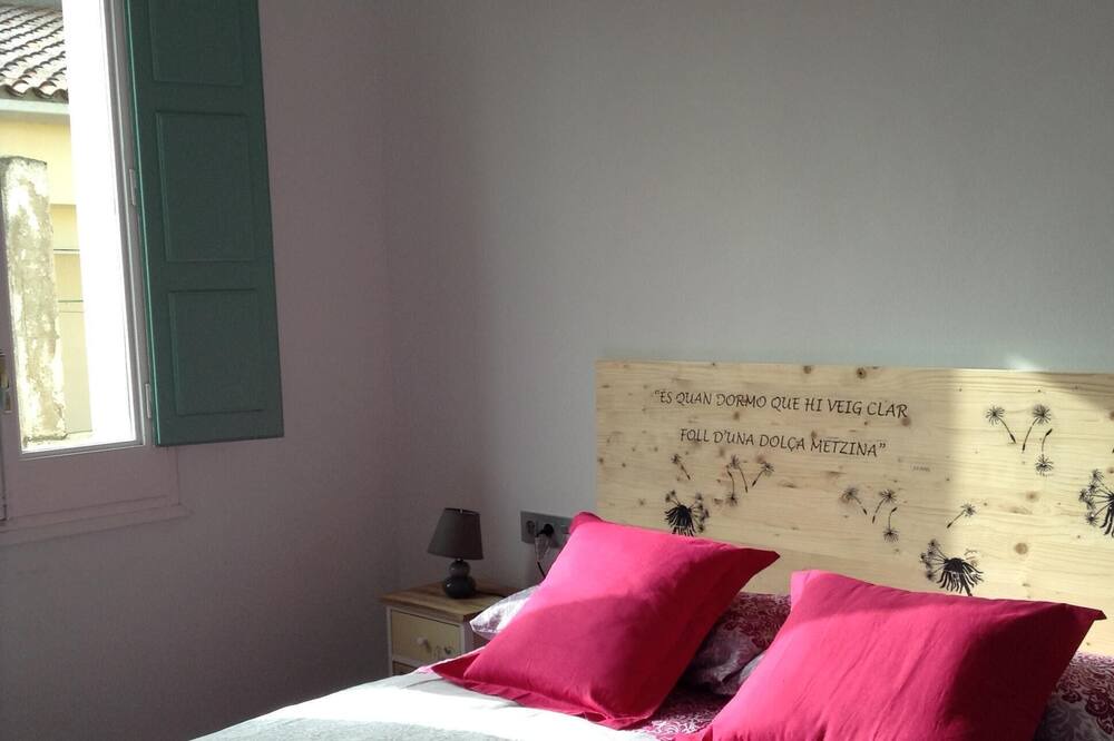 Photo of Bedroom in Figueres